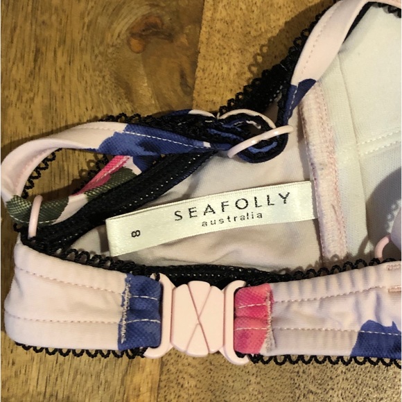 Seafolly retro floral swimsuit - Picture 4 of 5